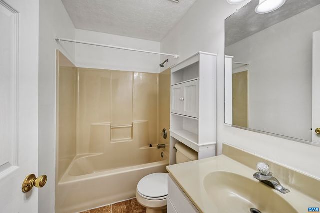 2445 EASTHAM RD, Bumpass, VA 23024