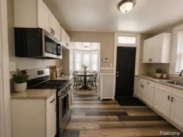 17523 Santa Barbara Drive, Detroit, MI 48221