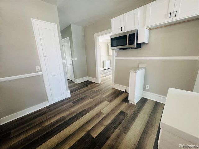 17523 Santa Barbara Drive, Detroit, MI 48221