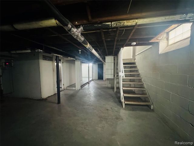 17523 Santa Barbara Drive, Detroit, MI 48221