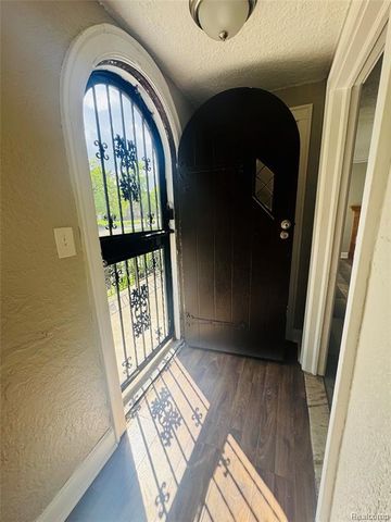 17523 Santa Barbara Drive, Detroit, MI 48221