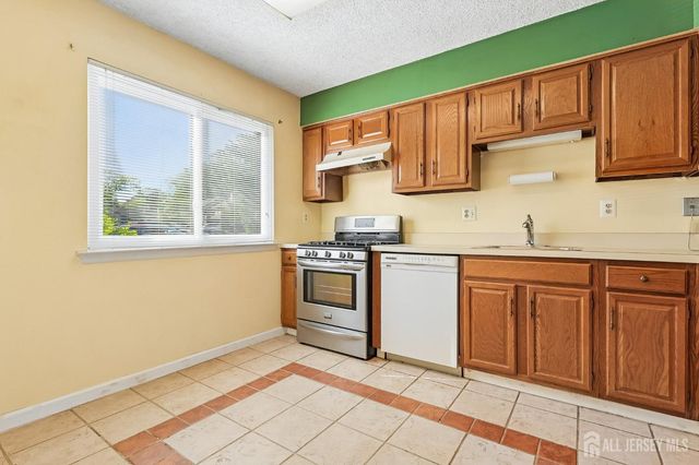 265 Hampshire Drive, Plainsboro, NJ 08536