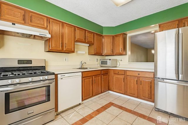 265 Hampshire Drive, Plainsboro, NJ 08536