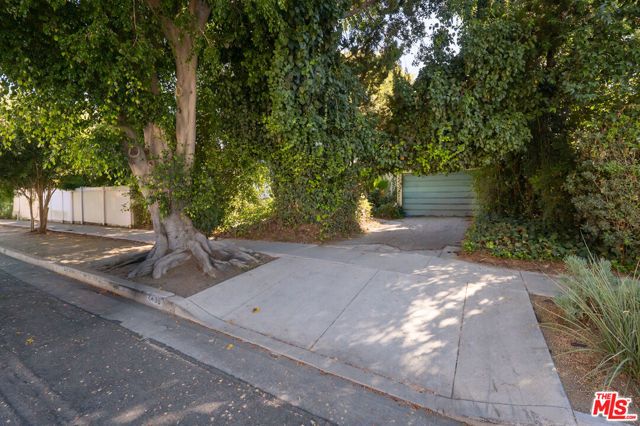 4480 Colbath Avenue, Los Angeles, CA 91423
