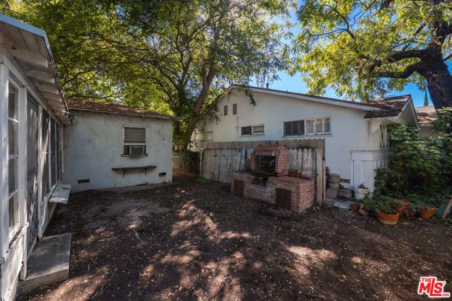 4480 Colbath Avenue, Los Angeles, CA 91423