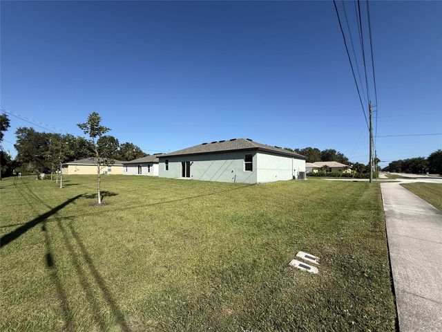 8715 98th Ct, Vero Beach, FL 32967