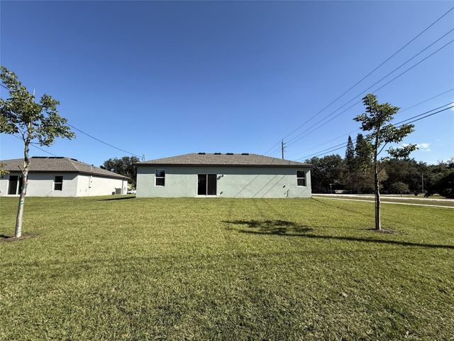 8715 98th Ct, Vero Beach, FL 32967