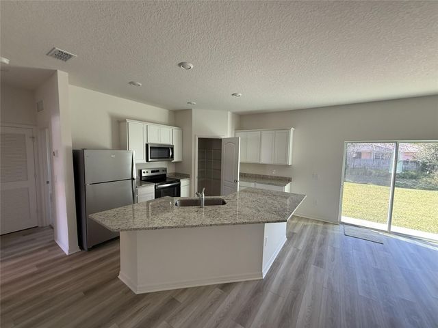 8715 98th Ct, Vero Beach, FL 32967