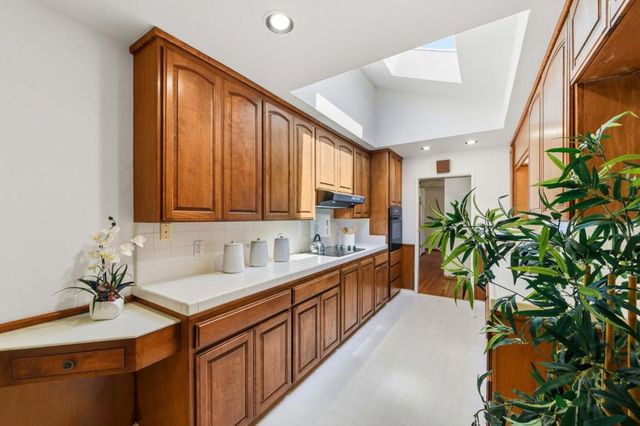 18961 Fernbrook Court, Saratoga, CA 95070