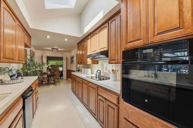 18961 Fernbrook Court, Saratoga, CA 95070