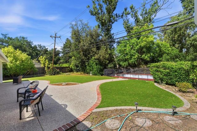 18961 Fernbrook Court, Saratoga, CA 95070