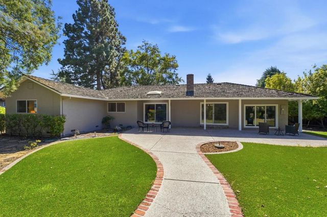 18961 Fernbrook Court, Saratoga, CA 95070