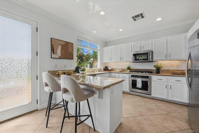 8283 Bryn Glen Way, San Diego, CA 92129