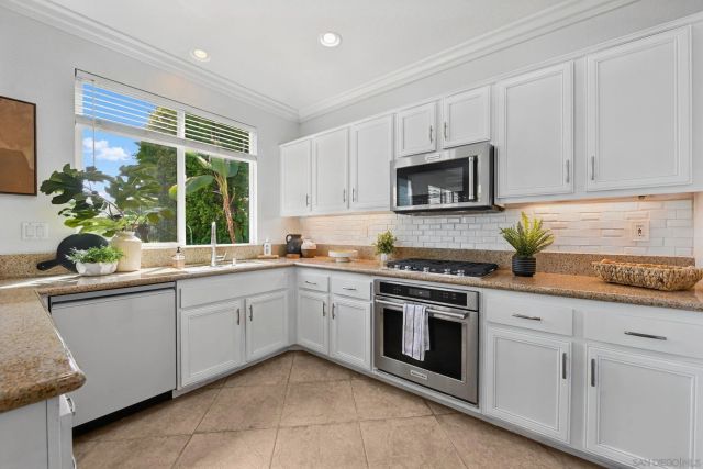 8283 Bryn Glen Way, San Diego, CA 92129