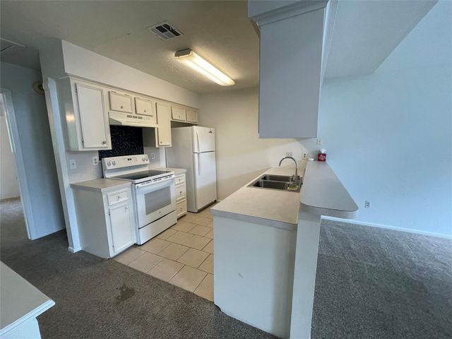2 A Thunderbird, Panorama Village, TX 77304