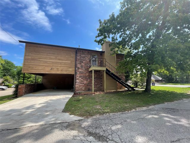 2 A Thunderbird, Panorama Village, TX 77304