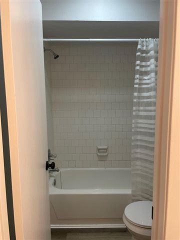 2 A Thunderbird, Panorama Village, TX 77304