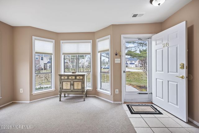 28 Vassar Place, Morganville, NJ 07751