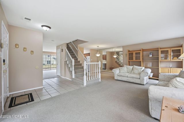 28 Vassar Place, Morganville, NJ 07751