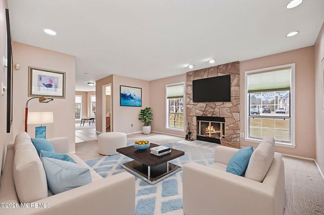 28 Vassar Place, Morganville, NJ 07751