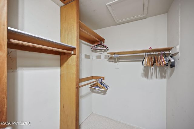 28 Vassar Place, Morganville, NJ 07751