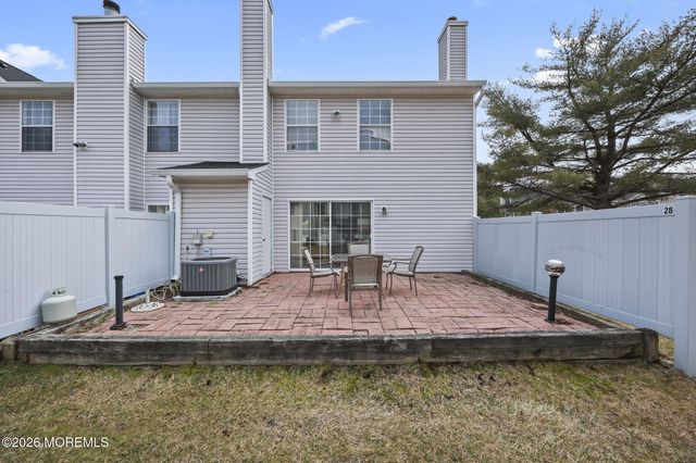 28 Vassar Place, Morganville, NJ 07751