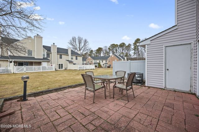 28 Vassar Place, Morganville, NJ 07751