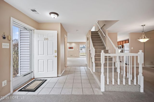 28 Vassar Place, Morganville, NJ 07751