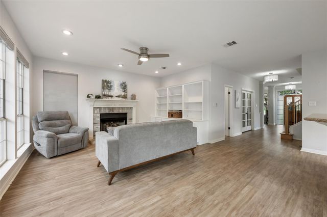 2045 SAINT ANDREWS DR, Round Rock, TX 78664