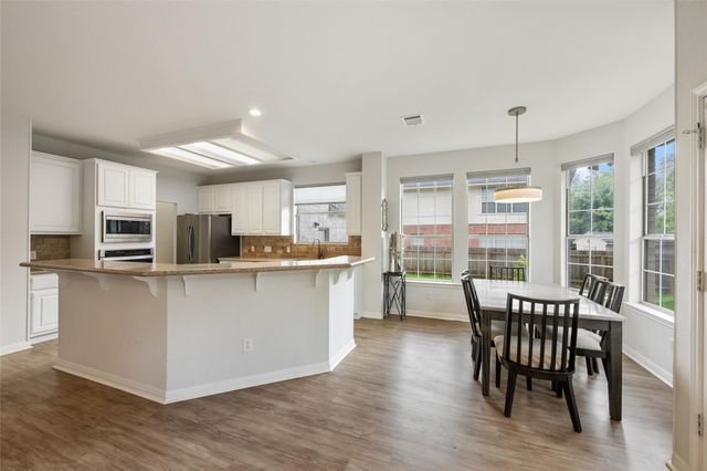 2045 SAINT ANDREWS DR, Round Rock, TX 78664