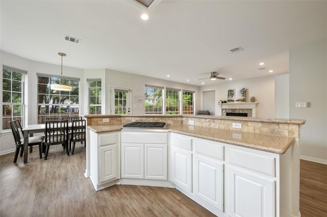 2045 SAINT ANDREWS DR, Round Rock, TX 78664