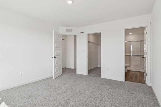 6530 Linden Trail E, Wonder Lake, IL 60097