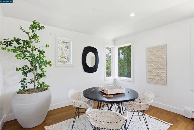 31 Crestview Drive, Orinda, CA 94563