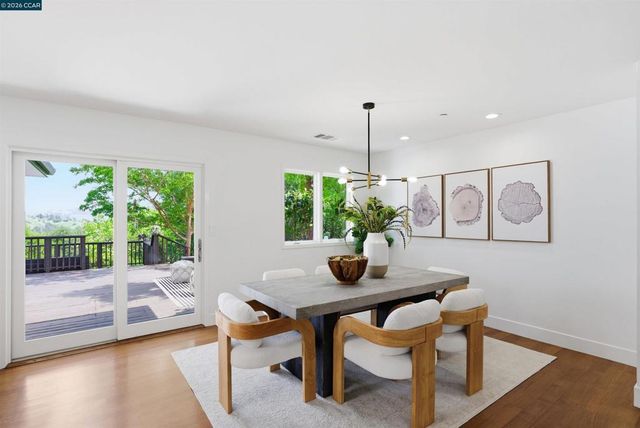 31 Crestview Drive, Orinda, CA 94563