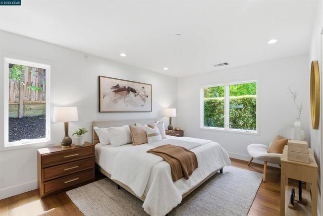 31 Crestview Drive, Orinda, CA 94563