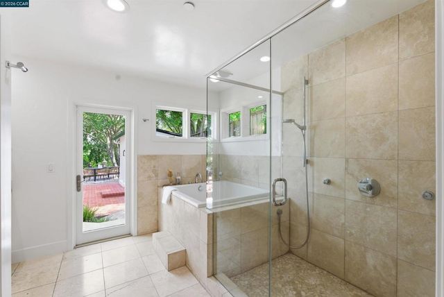 31 Crestview Drive, Orinda, CA 94563
