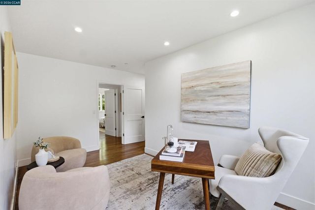 31 Crestview Drive, Orinda, CA 94563