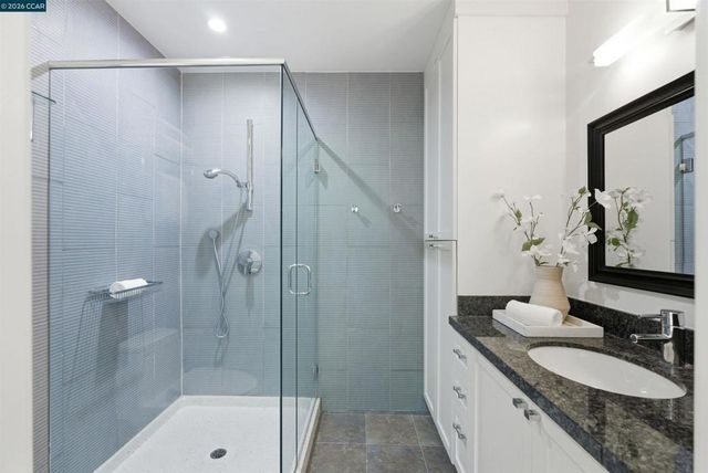 31 Crestview Drive, Orinda, CA 94563
