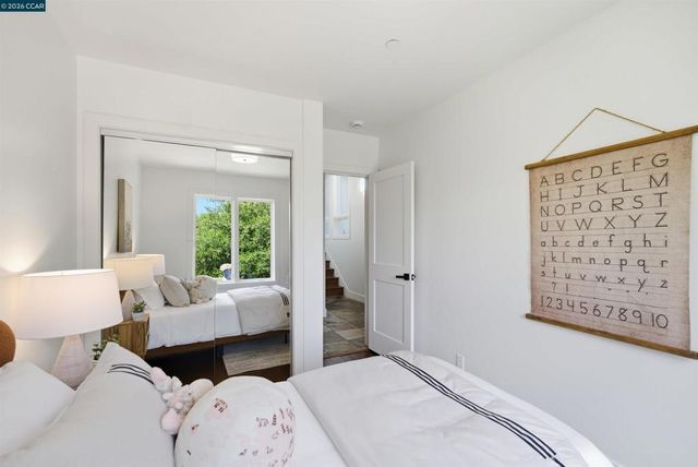 31 Crestview Drive, Orinda, CA 94563