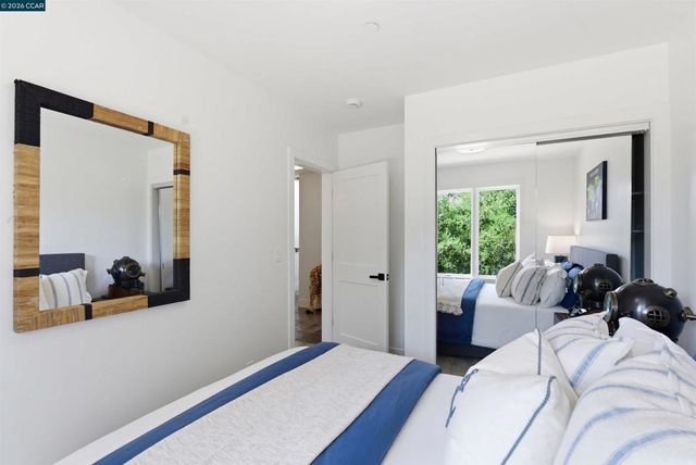 31 Crestview Drive, Orinda, CA 94563