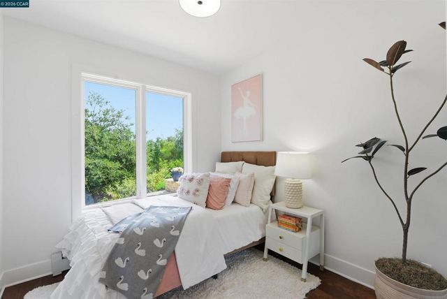 31 Crestview Drive, Orinda, CA 94563
