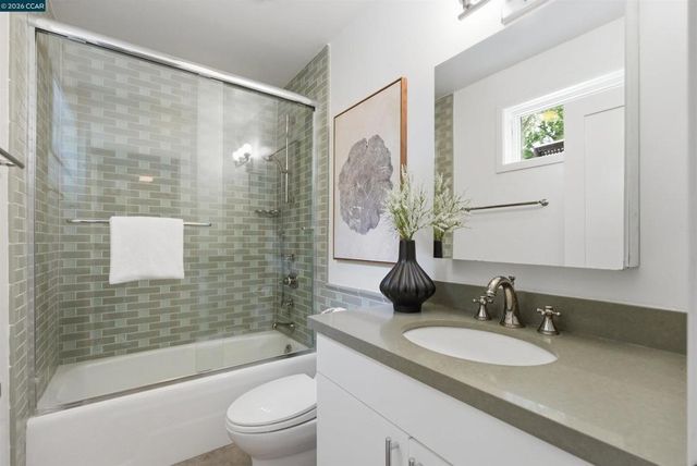 31 Crestview Drive, Orinda, CA 94563
