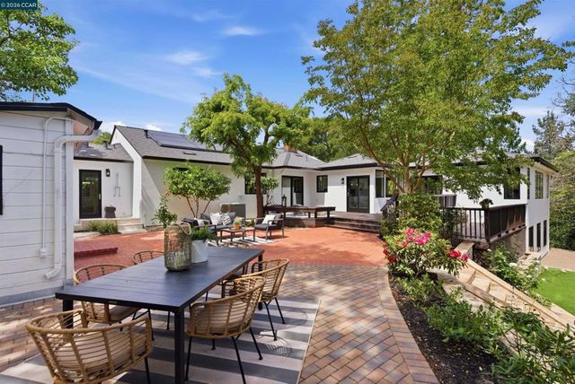 31 Crestview Drive, Orinda, CA 94563