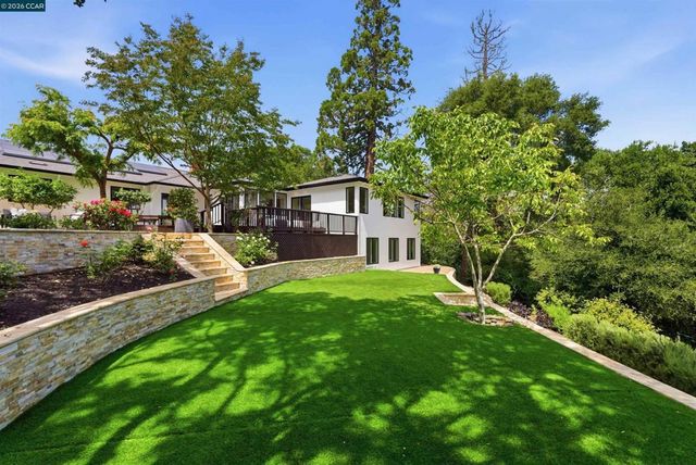 31 Crestview Drive, Orinda, CA 94563