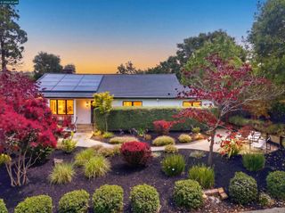 31 Crestview Drive, Orinda, CA 94563
