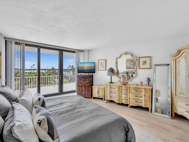 3360 S Ocean Boulevard 2a, Palm Beach, FL 33480