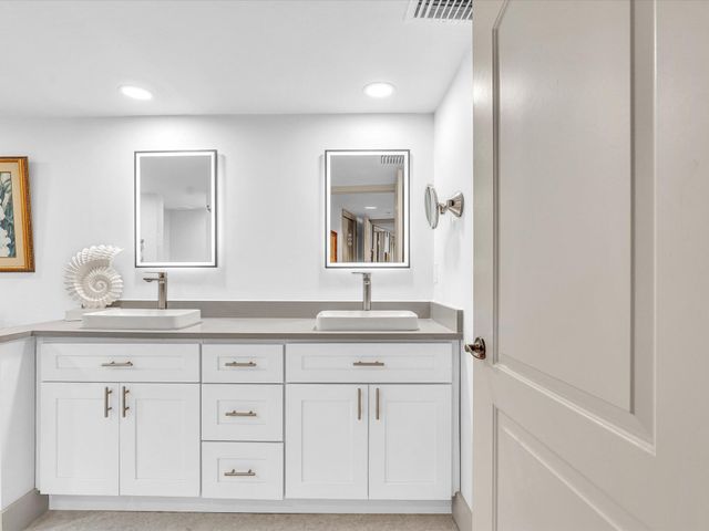 3360 S Ocean Boulevard 2a, Palm Beach, FL 33480