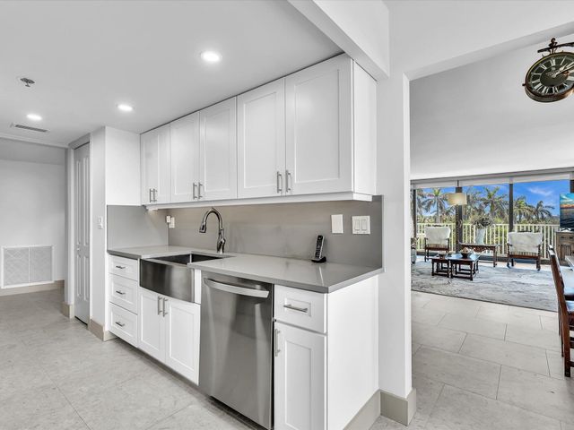 3360 S Ocean Boulevard 2a, Palm Beach, FL 33480