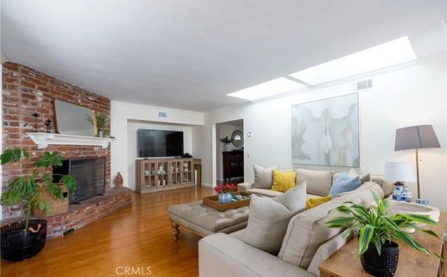 2112 Dover Drive, Newport Beach, CA 92660