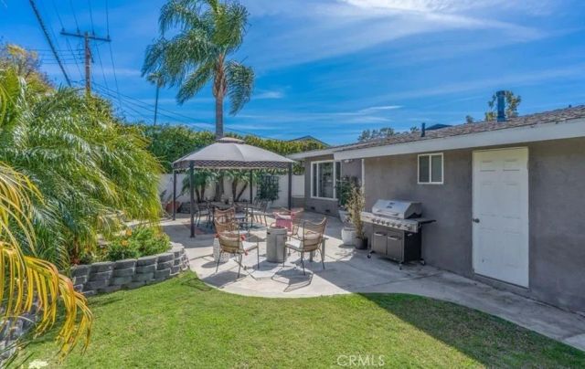 2112 Dover Drive, Newport Beach, CA 92660